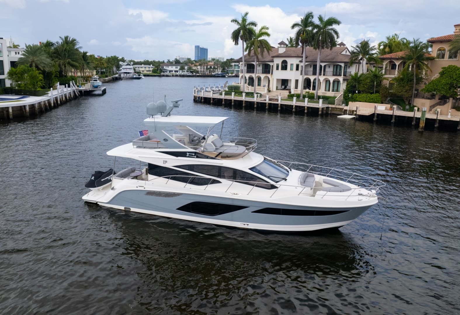 2018 Sea Ray — 2018 · 55' · 3 Cabins · Pre-Owned