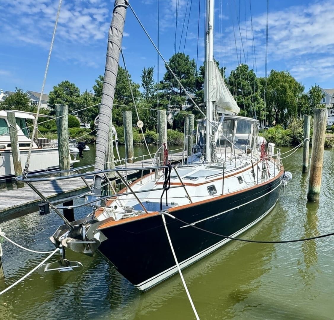SANGERIA II — 1990 · 49' · 2 Cabins · Pre-Owned