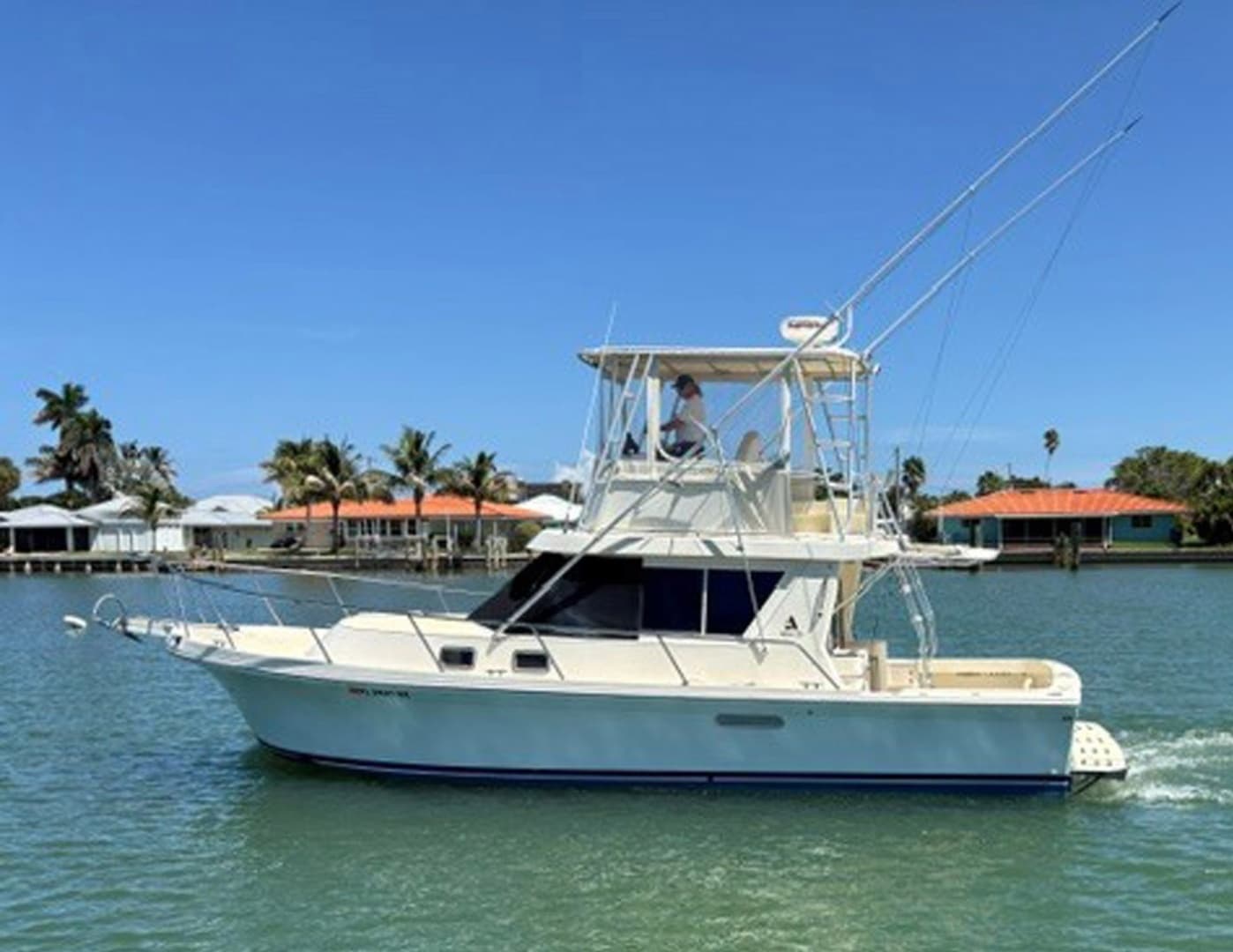 2001 Albin 35 Tournament Express — 2001 · 35' · 2 Cabins · Pre-Owned