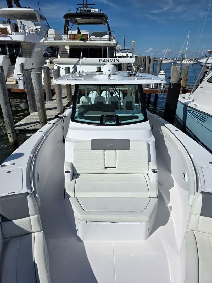 LIL DINGHY — 2025 · 39' · Pre-Owned