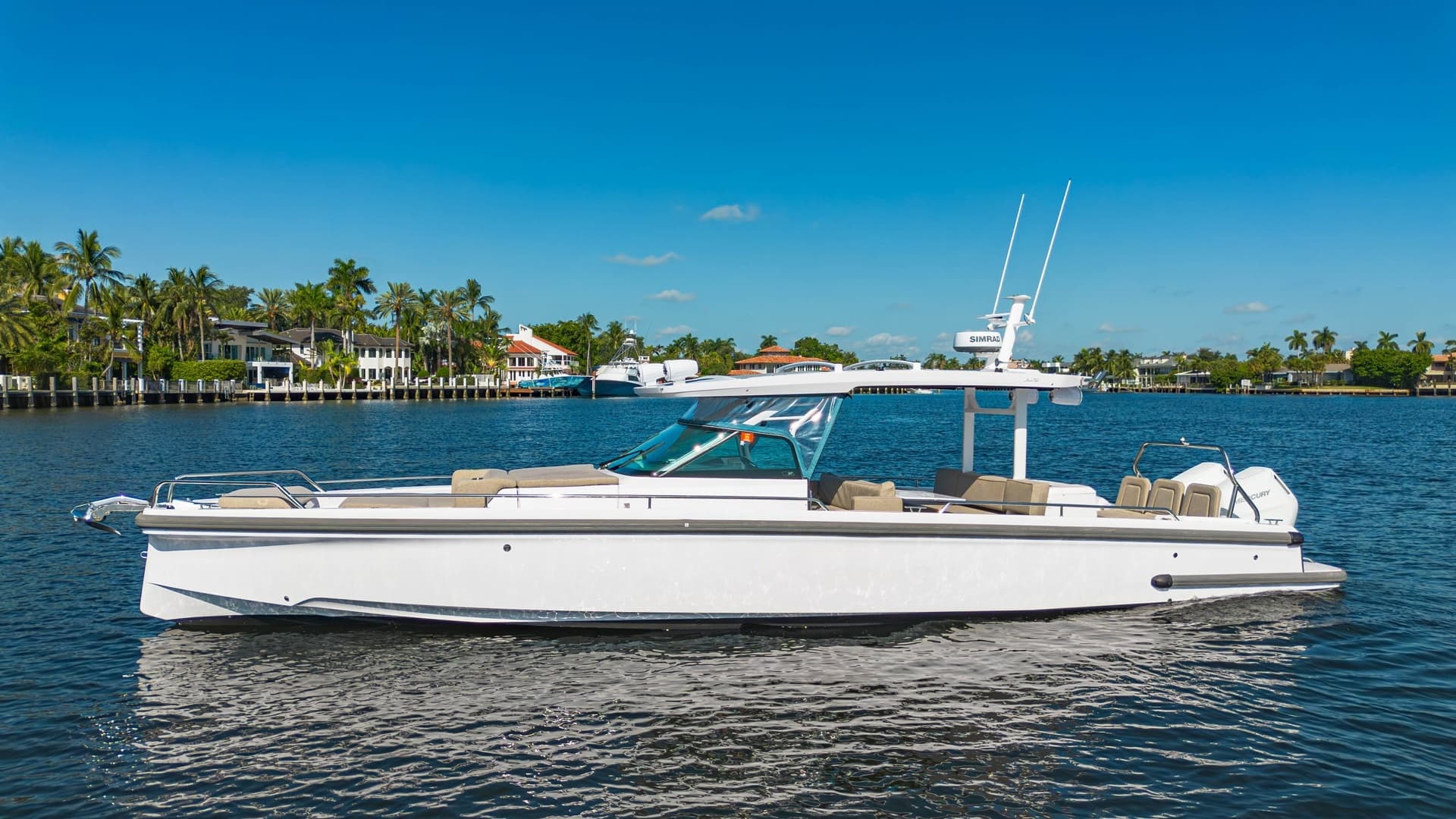 2025 Axopar Sun Top — 2025 · 37' · 1 Cabin · Pre-Owned