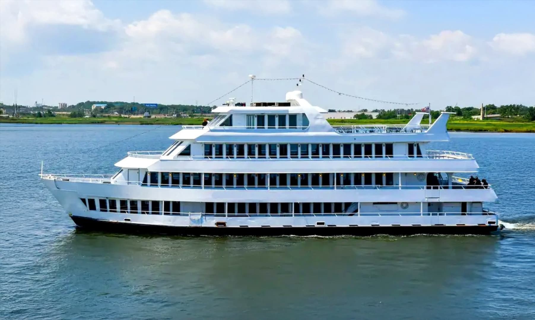 Cornucopia Princess — 1979 · 132' · Pre-Owned