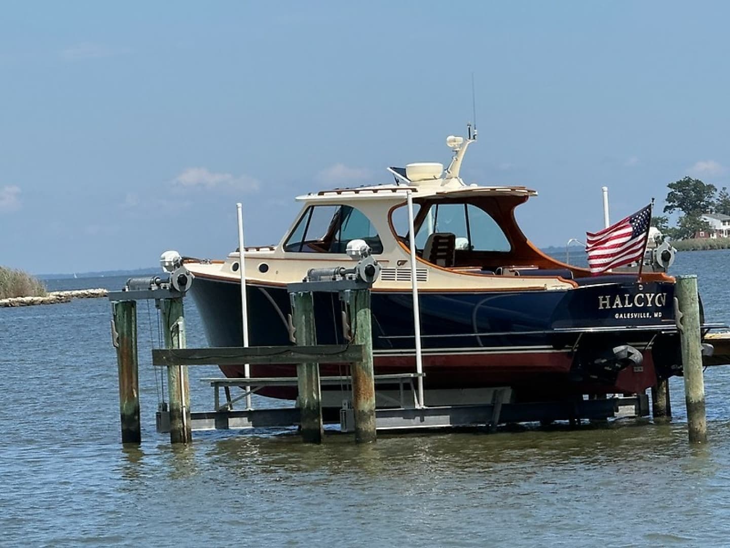 Halcyon — 2013 · 34' · Pre-Owned