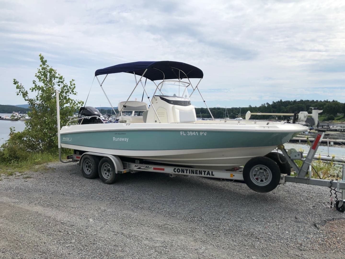 RUNAWAY — 2015 · 20' · Pre-Owned