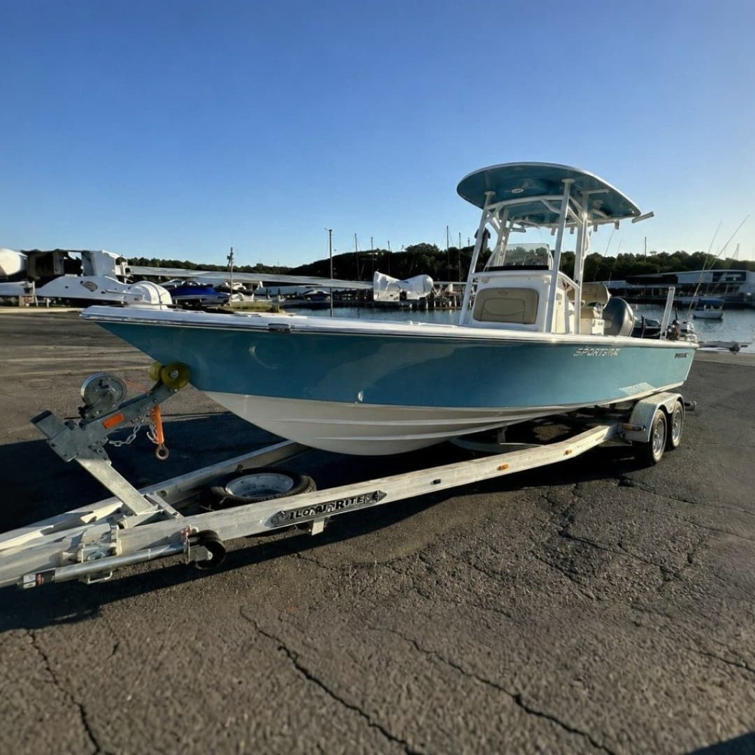2017 Sportsman Masters 247 Bay Boat — 2017 · 24' · Pre-Owned