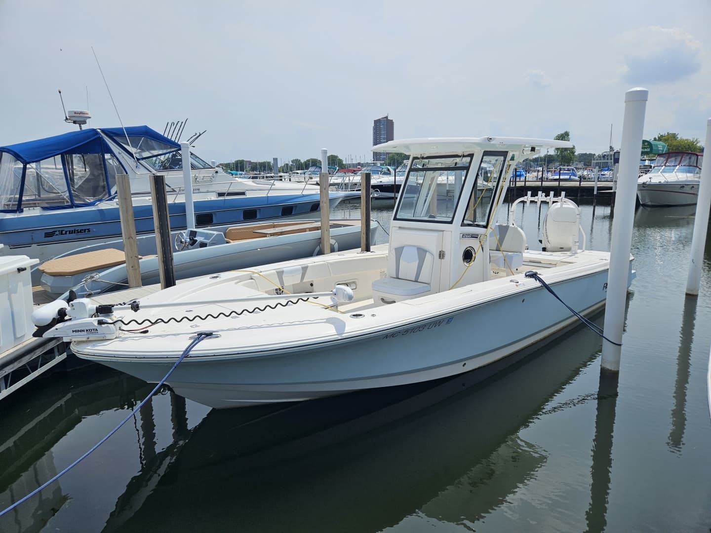 2023 Robalo 266 Cayman — 2023 · 26' · Pre-Owned