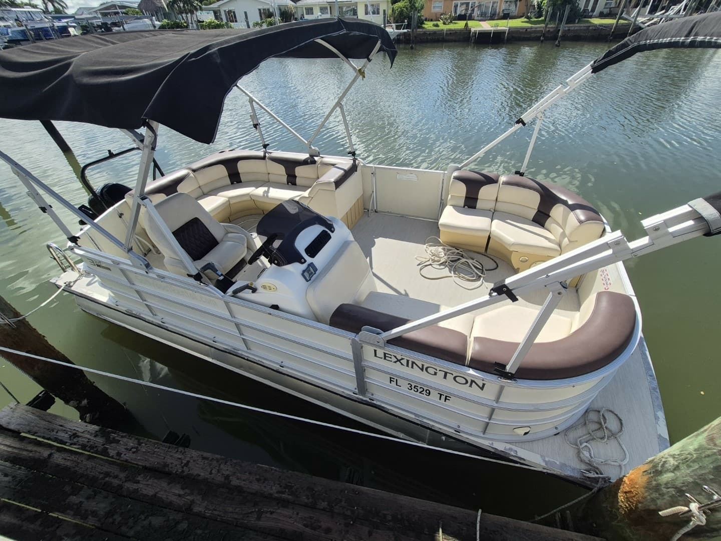 2022 Lexington 320 Pontoon — 2022 · 22' · Pre-Owned