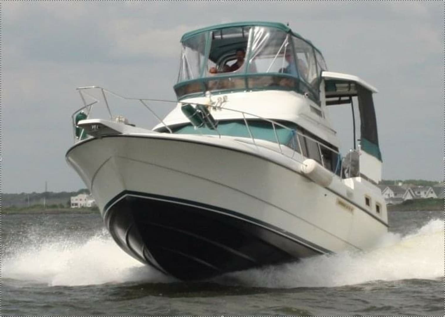 Moonbeam V — 1993 · 34' · 2 Cabins · Pre-Owned