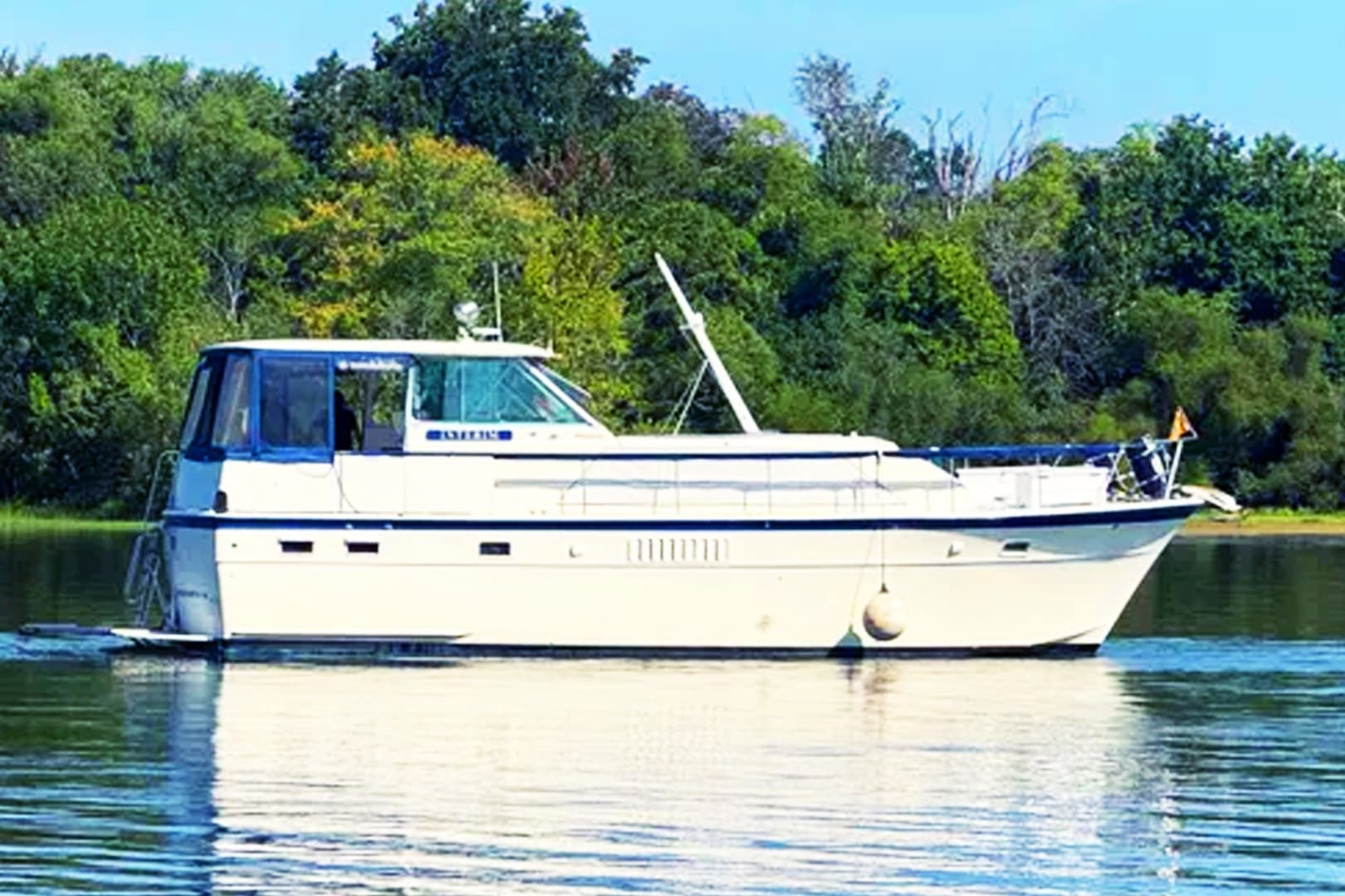 1973 Hatteras Double Cabin — 1973 · 43' · 2 Cabins · Pre-Owned