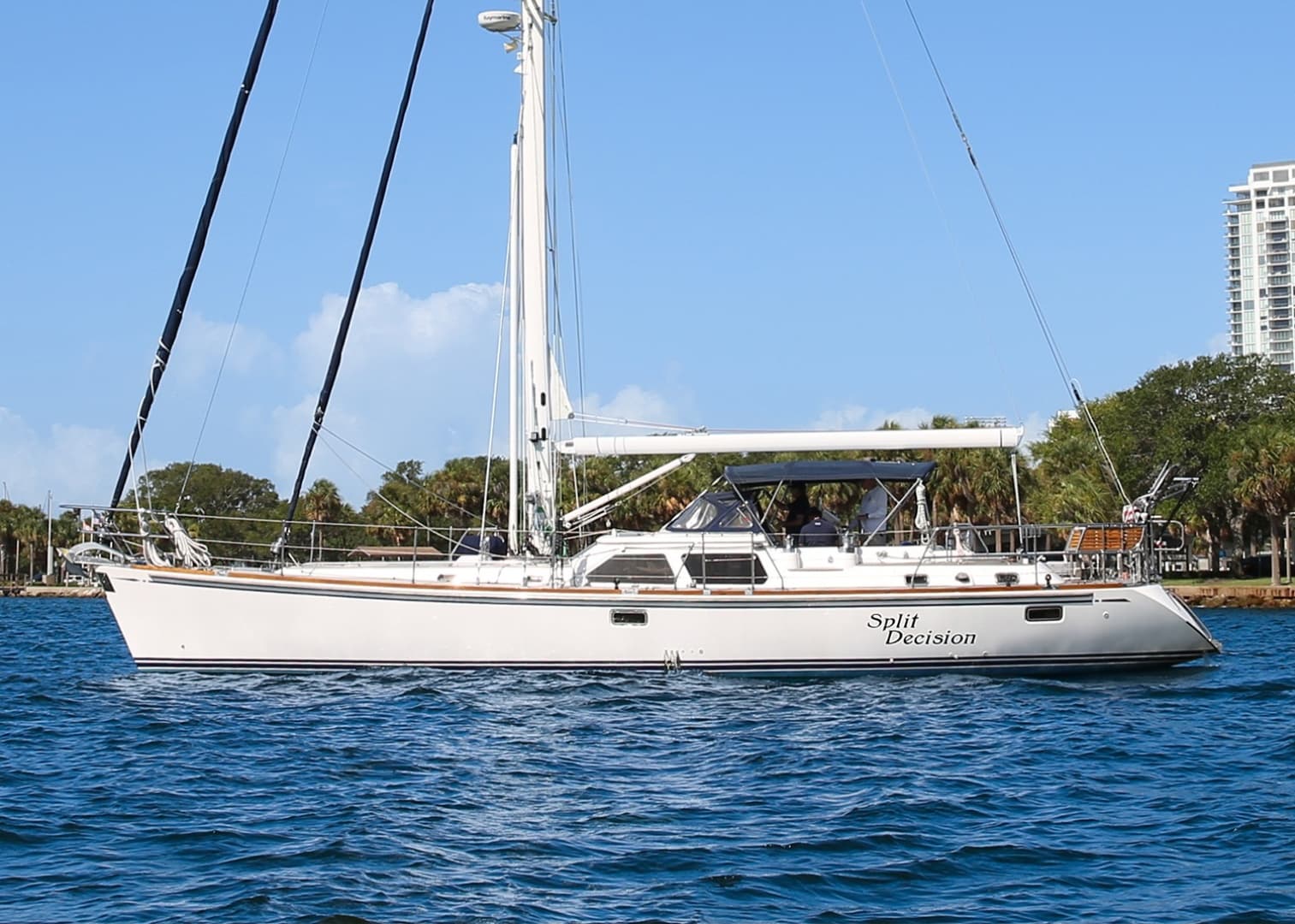 2001 Hylas 54 RS — 2001 · 54' · Pre-Owned