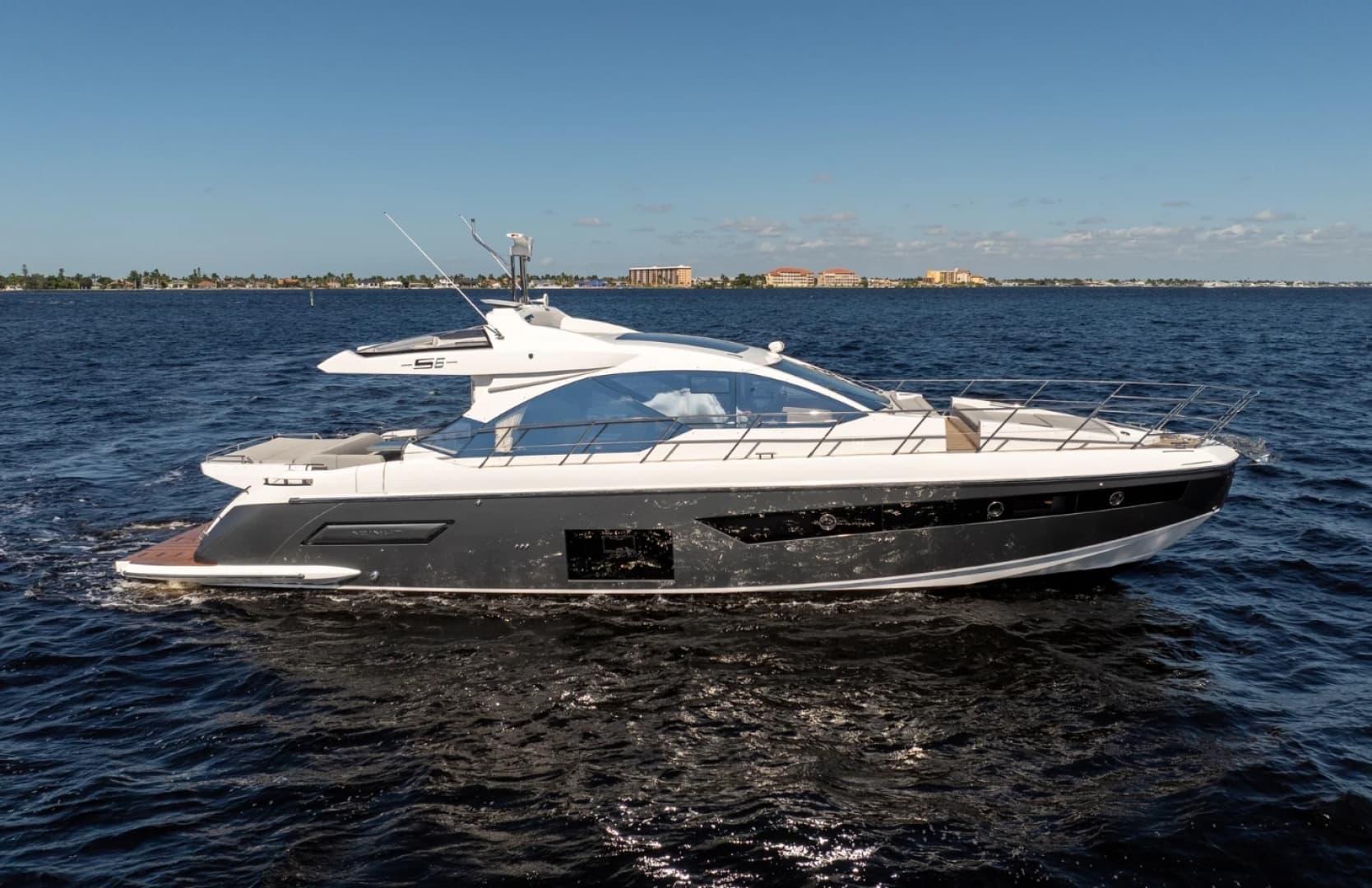 2025 Azimut S6 — 2025 · 60' · Pre-Owned