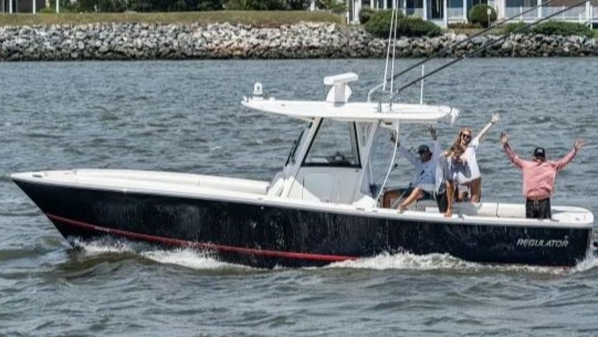 Hooked — 2021 · 31' · Pre-Owned