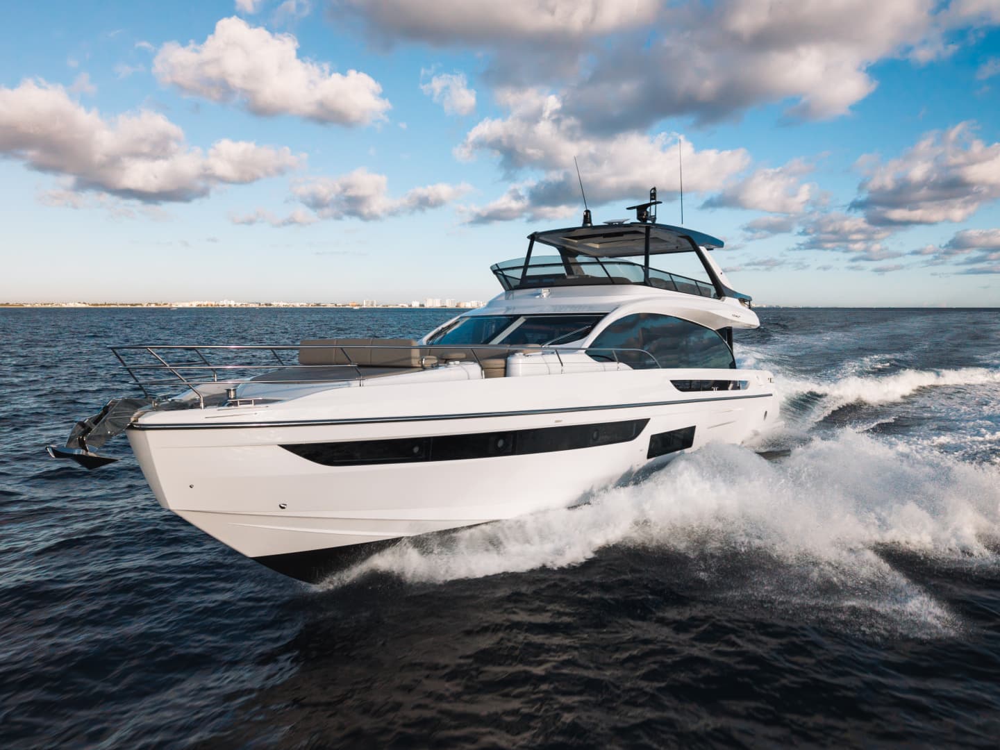 2025 Azimut Fly 72 — 2025 · 72' · Pre-Owned