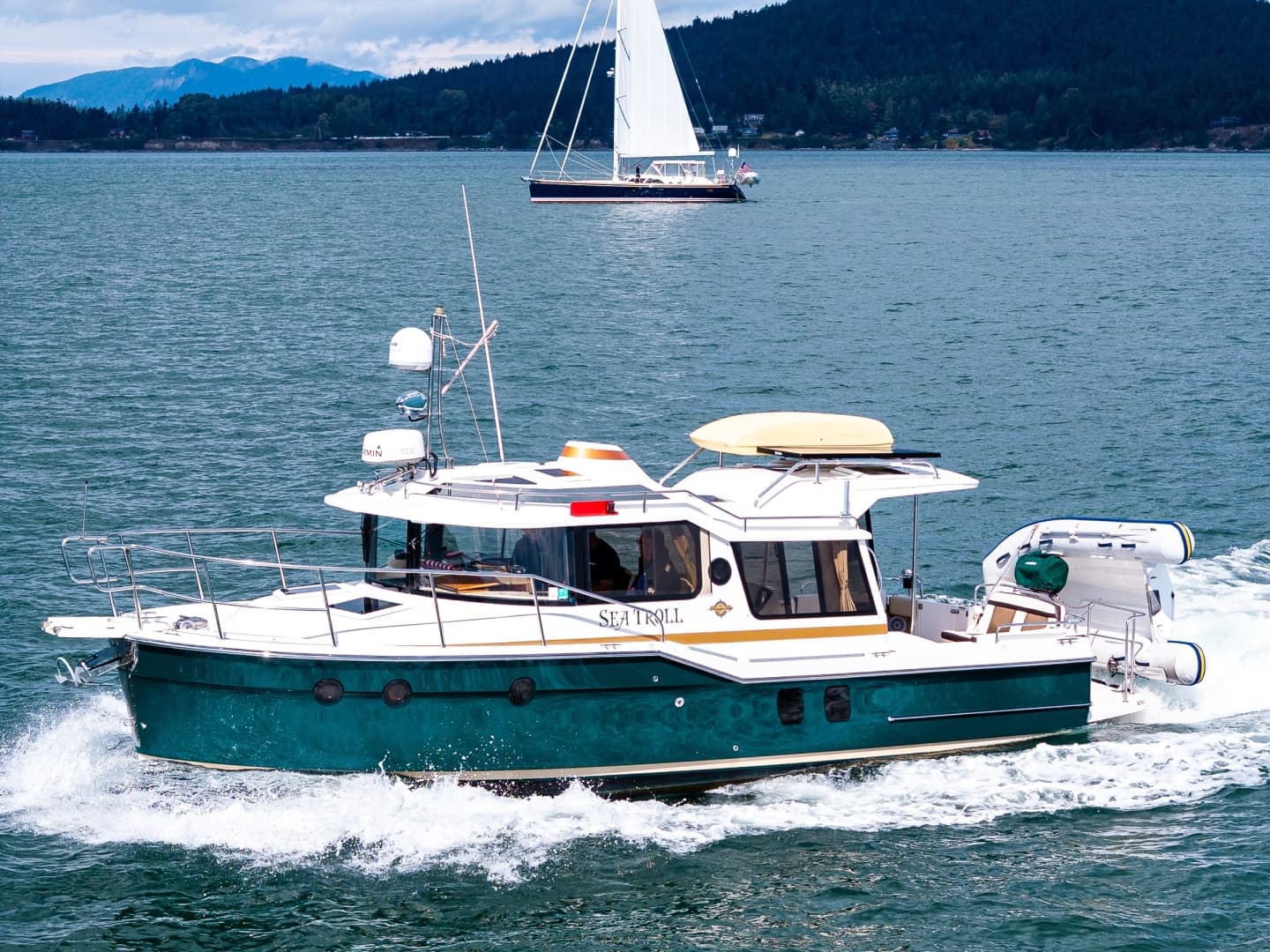 Sea Troll — 2016 · 30' · 2 Cabins · Pre-Owned