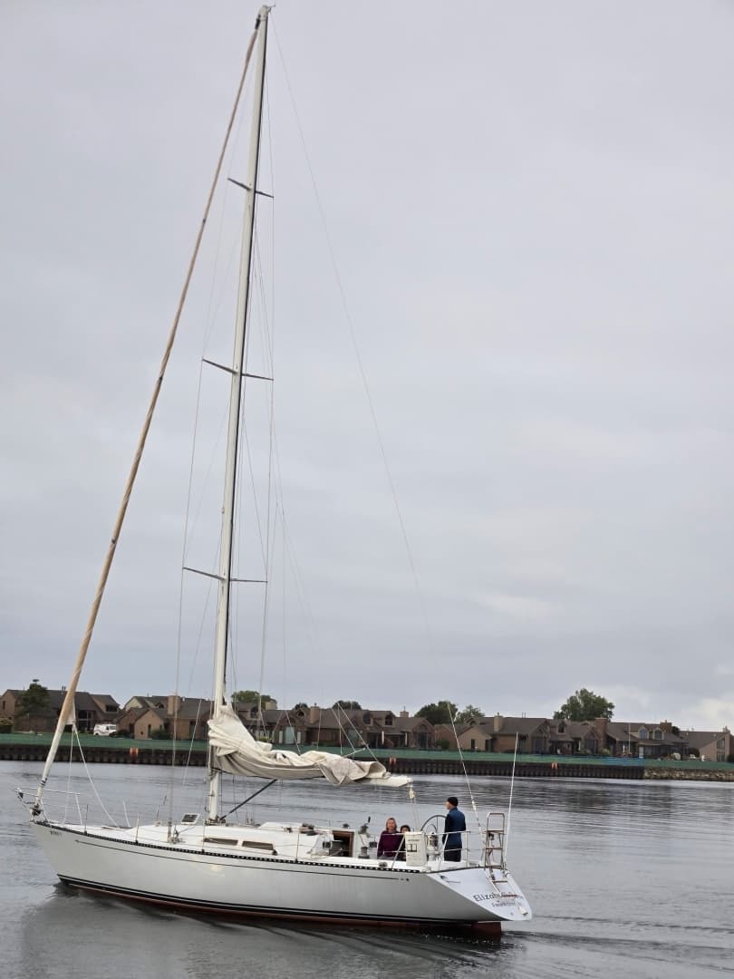 1983 C&C 41 — 1983 · 40' · Pre-Owned