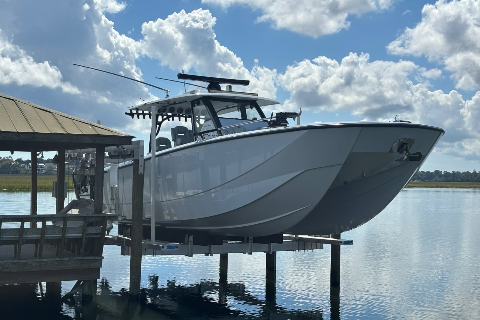 BIG CASE — 2023 · 40' · Pre-Owned