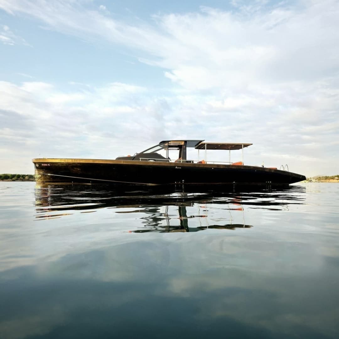 2013 Windy SR52 — 2013 · 52' · Pre-Owned