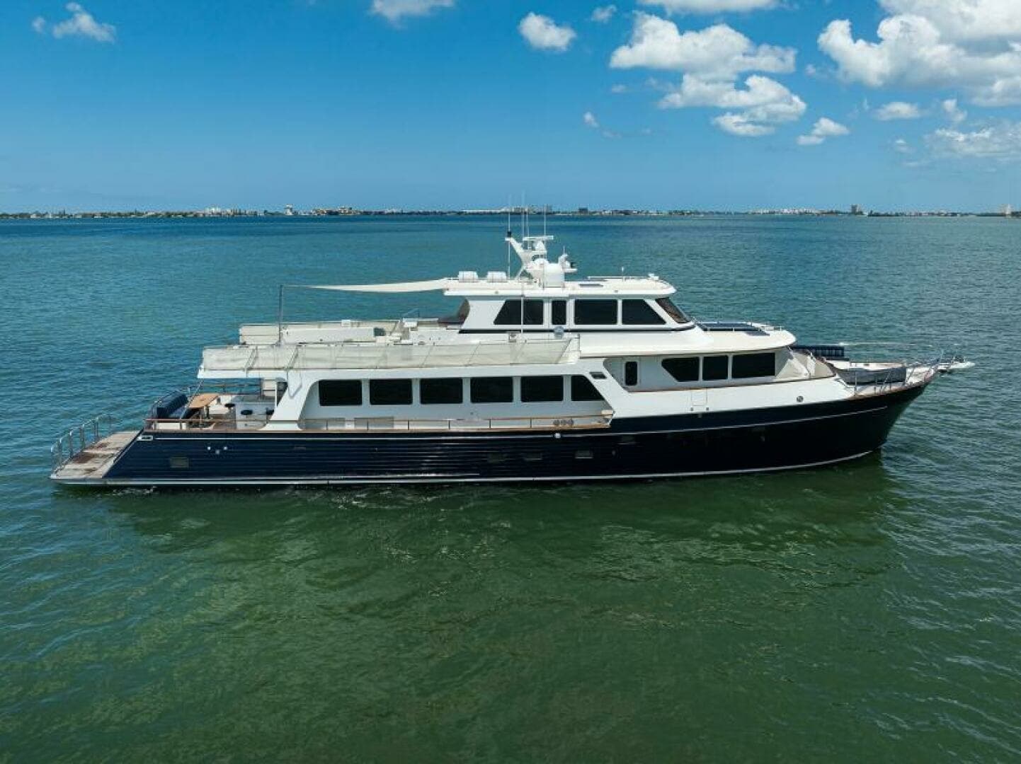 On Deck Master — 2011 · 97' · 7 Cabins · Pre-Owned