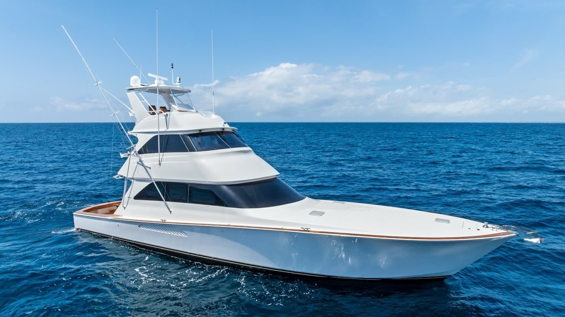 Liquid Apple — 2008 · 68' · 3 Cabins · Pre-Owned