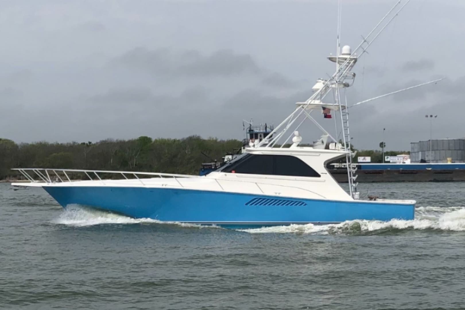 She's All Hooked Up — 2008 · 52' · 2 Cabins · Pre-Owned