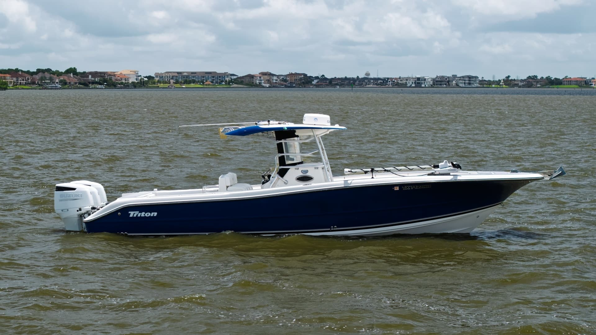 2005 Triton 351 Center Console — 2005 · 34' · Pre-Owned