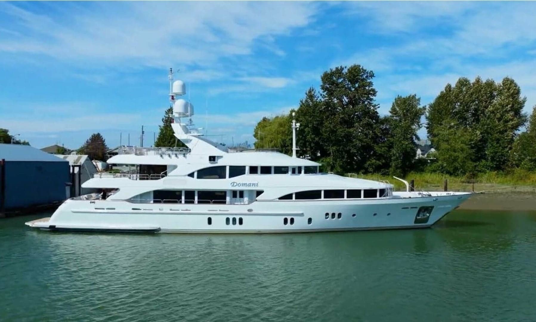 Domani — 2004 · 145' · 5 Cabins · Pre-Owned
