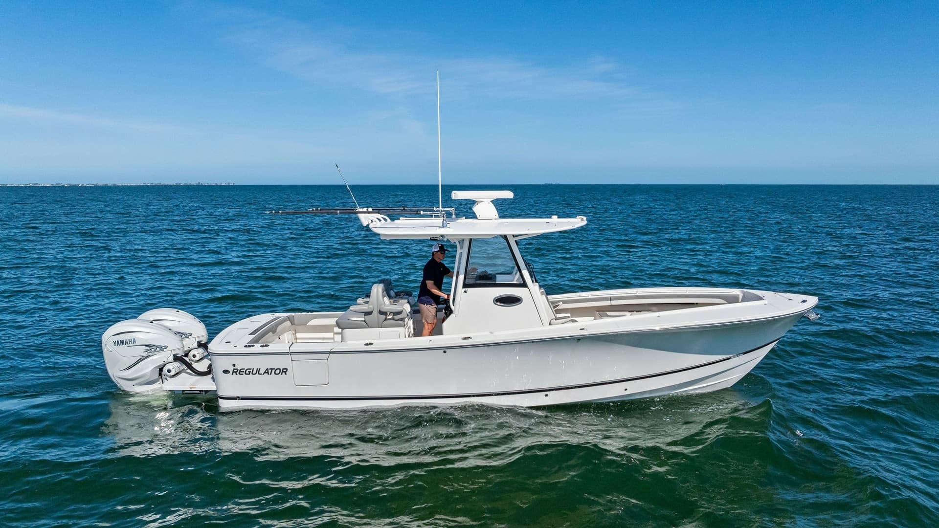 Filthy Animal — 2022 · 31' · 1 Cabin · Pre-Owned