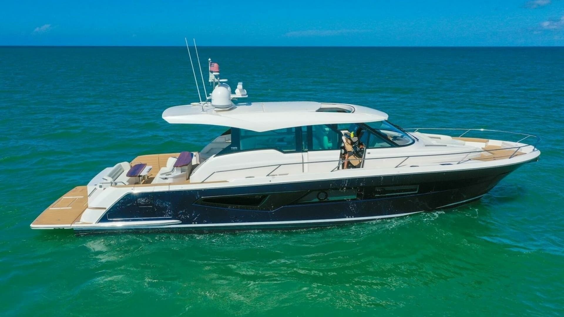 Tranquil Moments II — 2023 · 60' · 3 Cabins · Pre-Owned