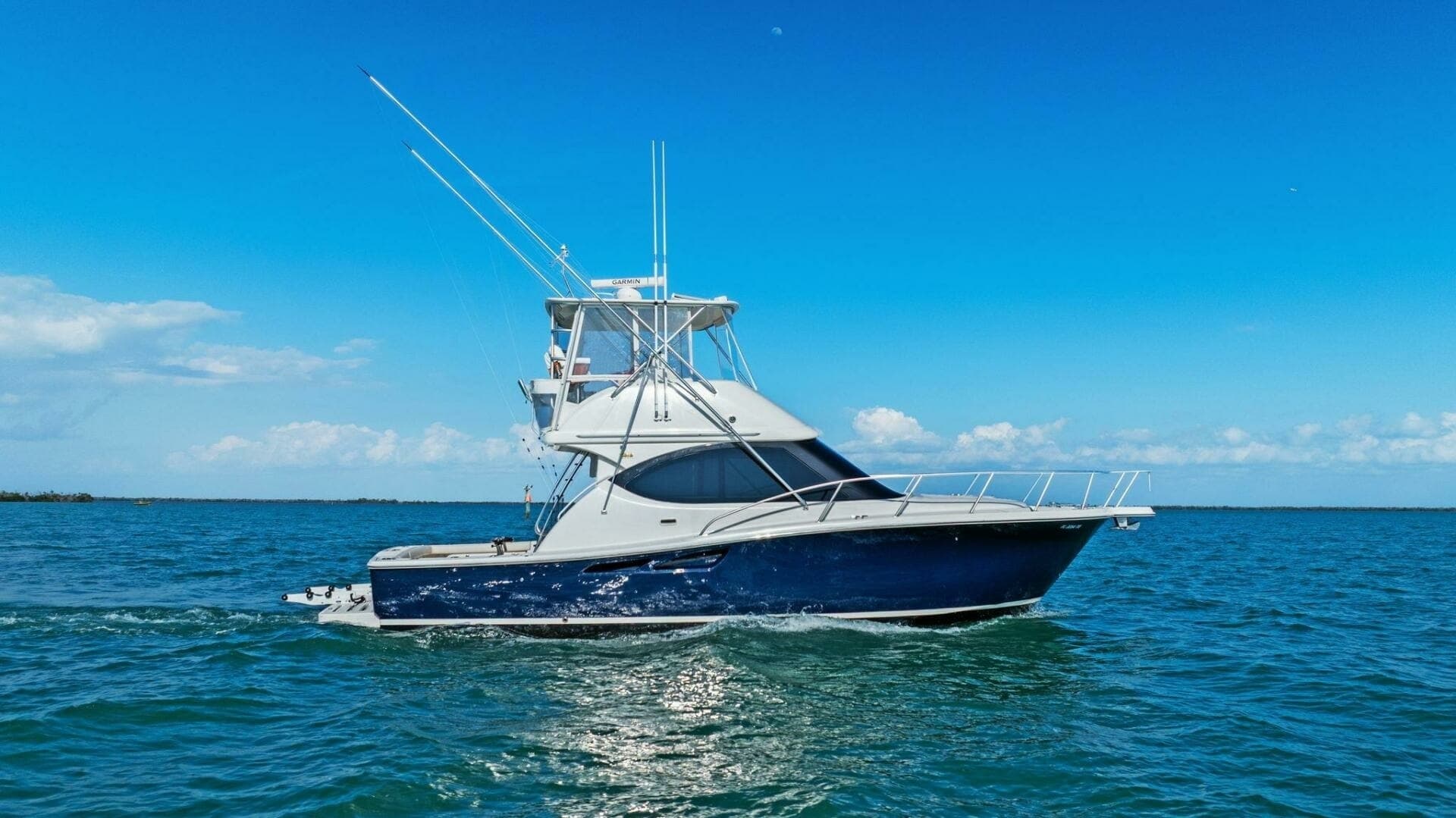 Salty Dach — 2013 · 41' · 2 Cabins · Pre-Owned