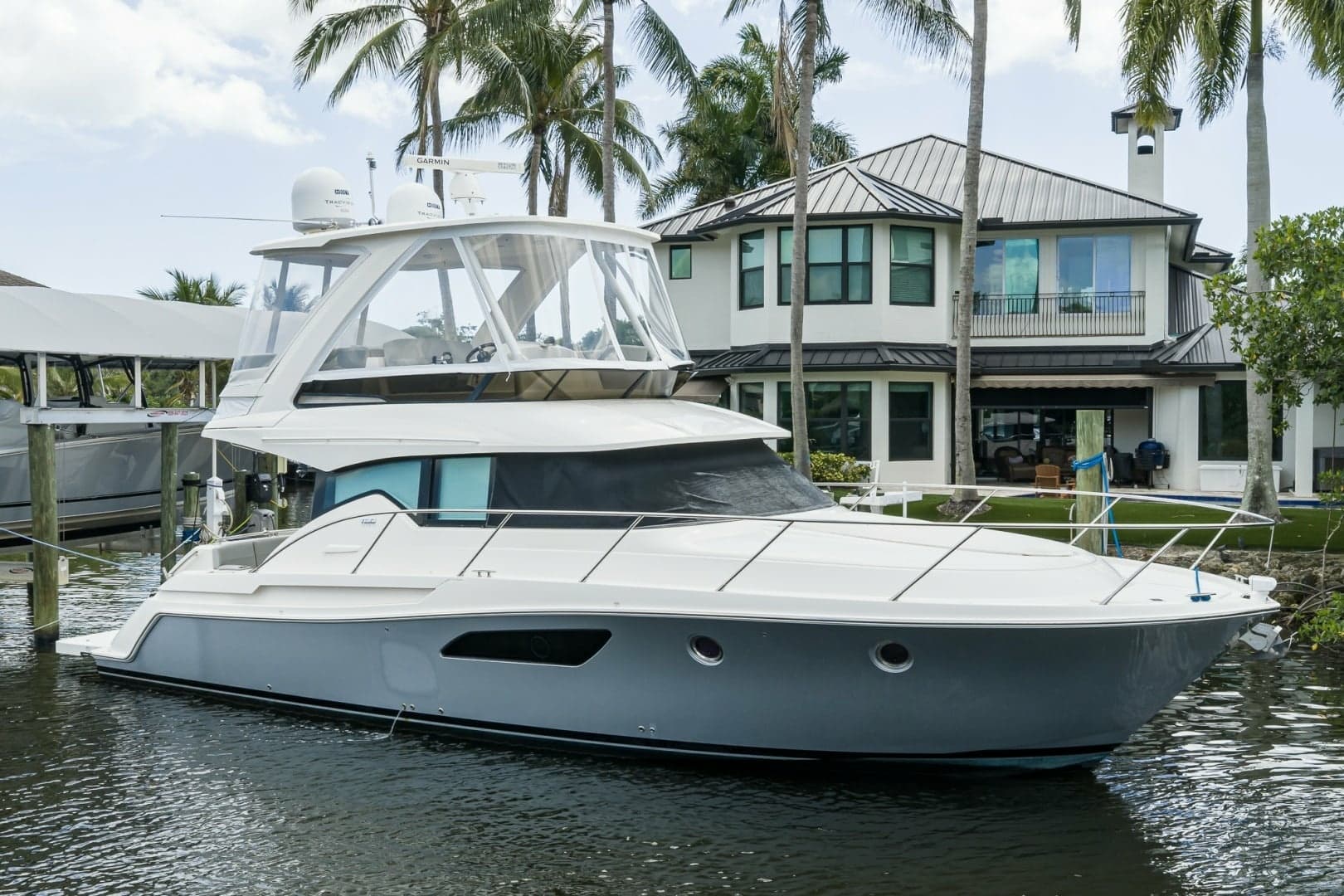 Daybreak — 2017 · 44' · 2 Cabins · Pre-Owned