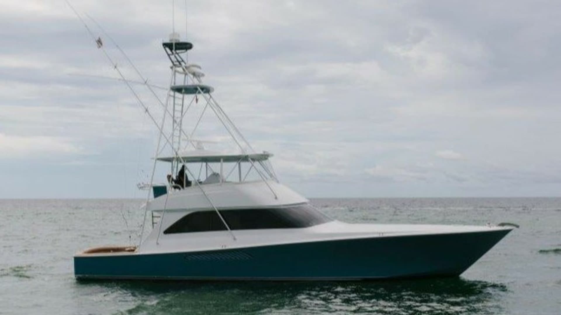 EVIL EYES — 2007 · 64' · 4 Cabins · Pre-Owned