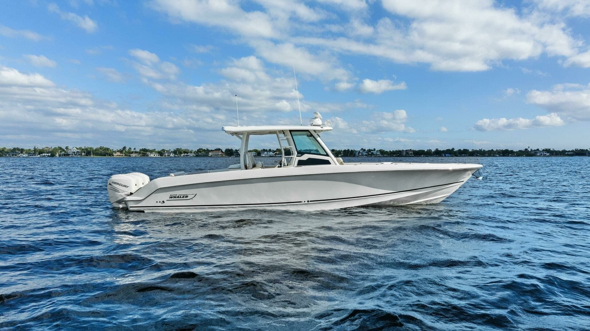 Lima Kilo — 2019 · 37' · 1 Cabin · Pre-Owned