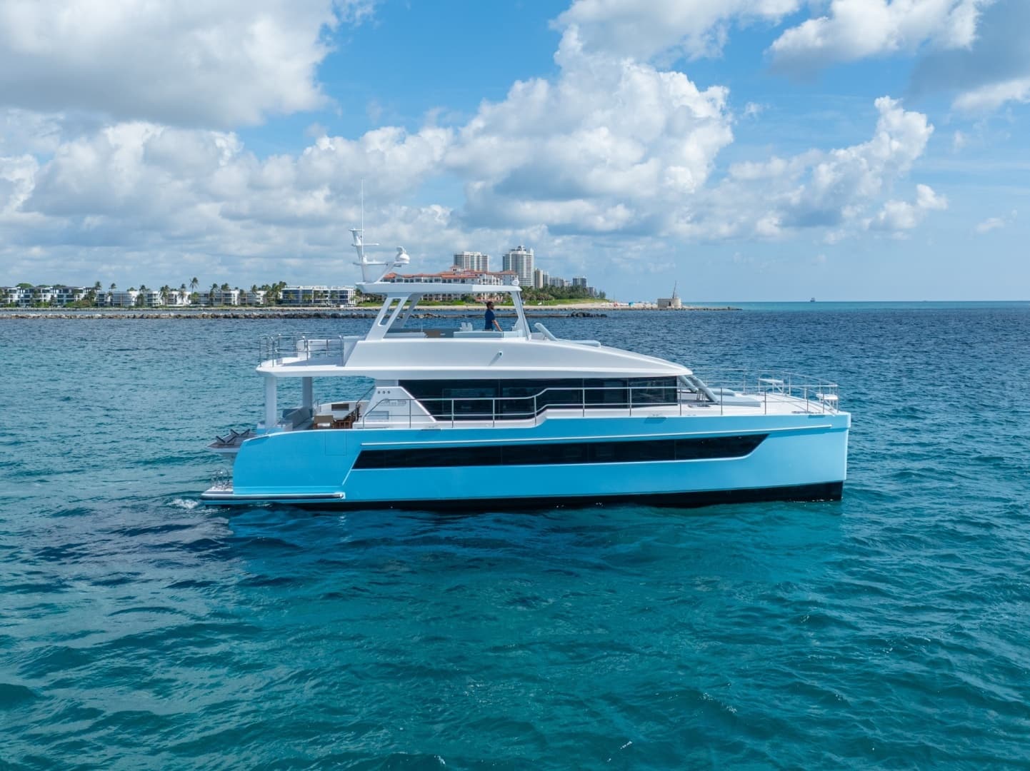 Two Oceans 555-010 — 2026 · 55' · 4 Cabins · New