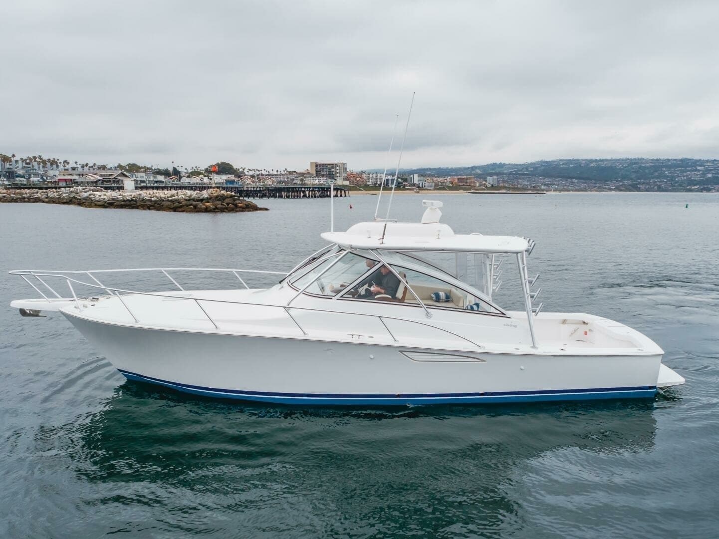CHAMPION — 2022 · 38' · 1 Cabin · Pre-Owned