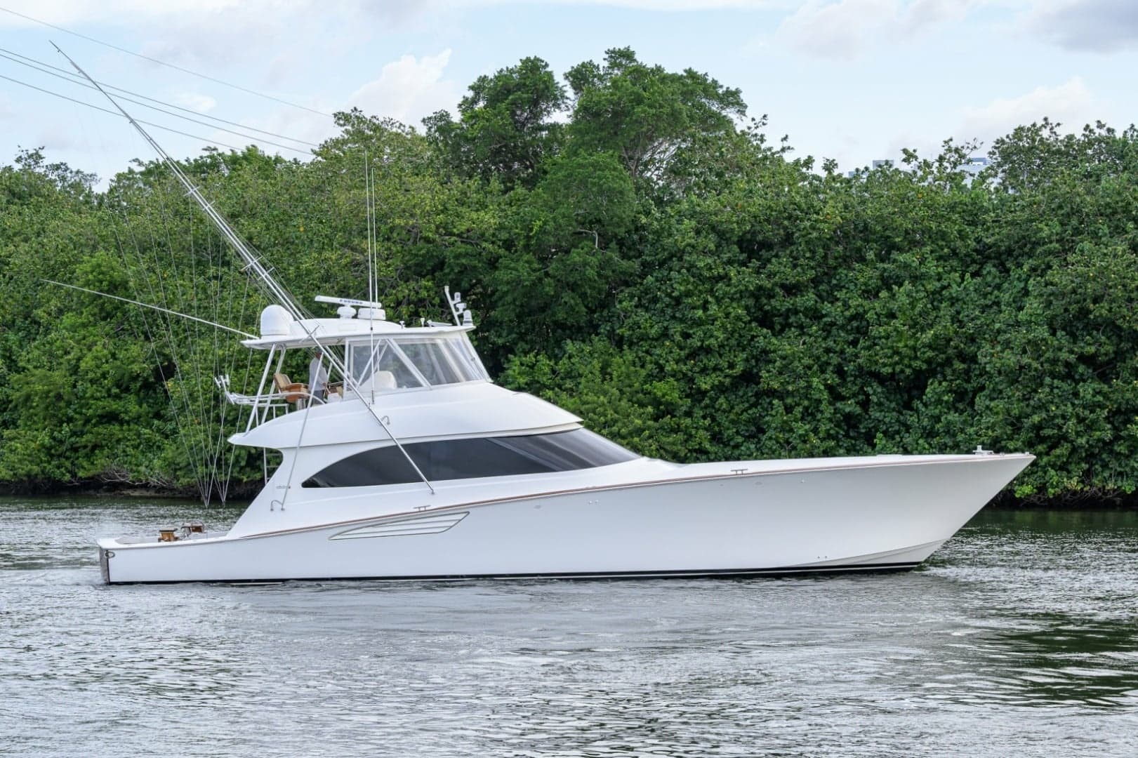 DESPERADO — 2014 · 70' · 4 Cabins · Pre-Owned