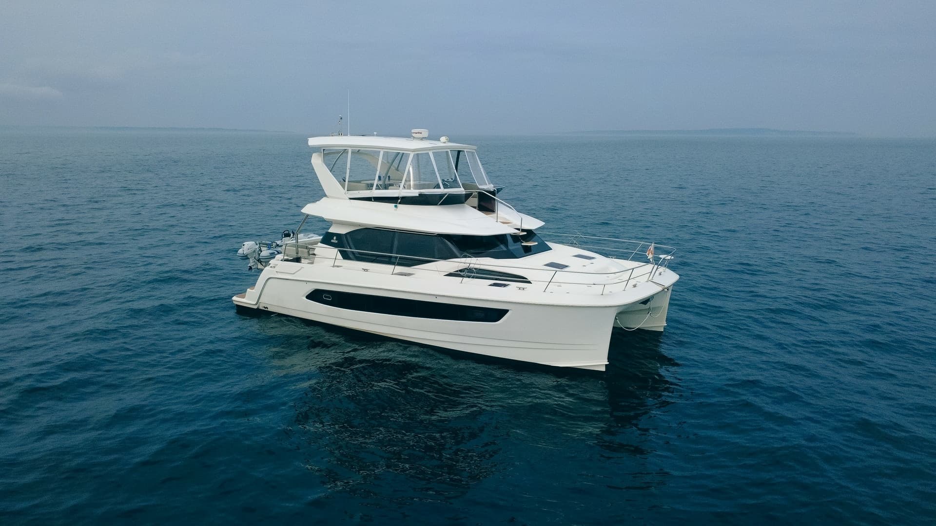 Going Around — 2023 · 44' · 3 Cabins · Pre-Owned