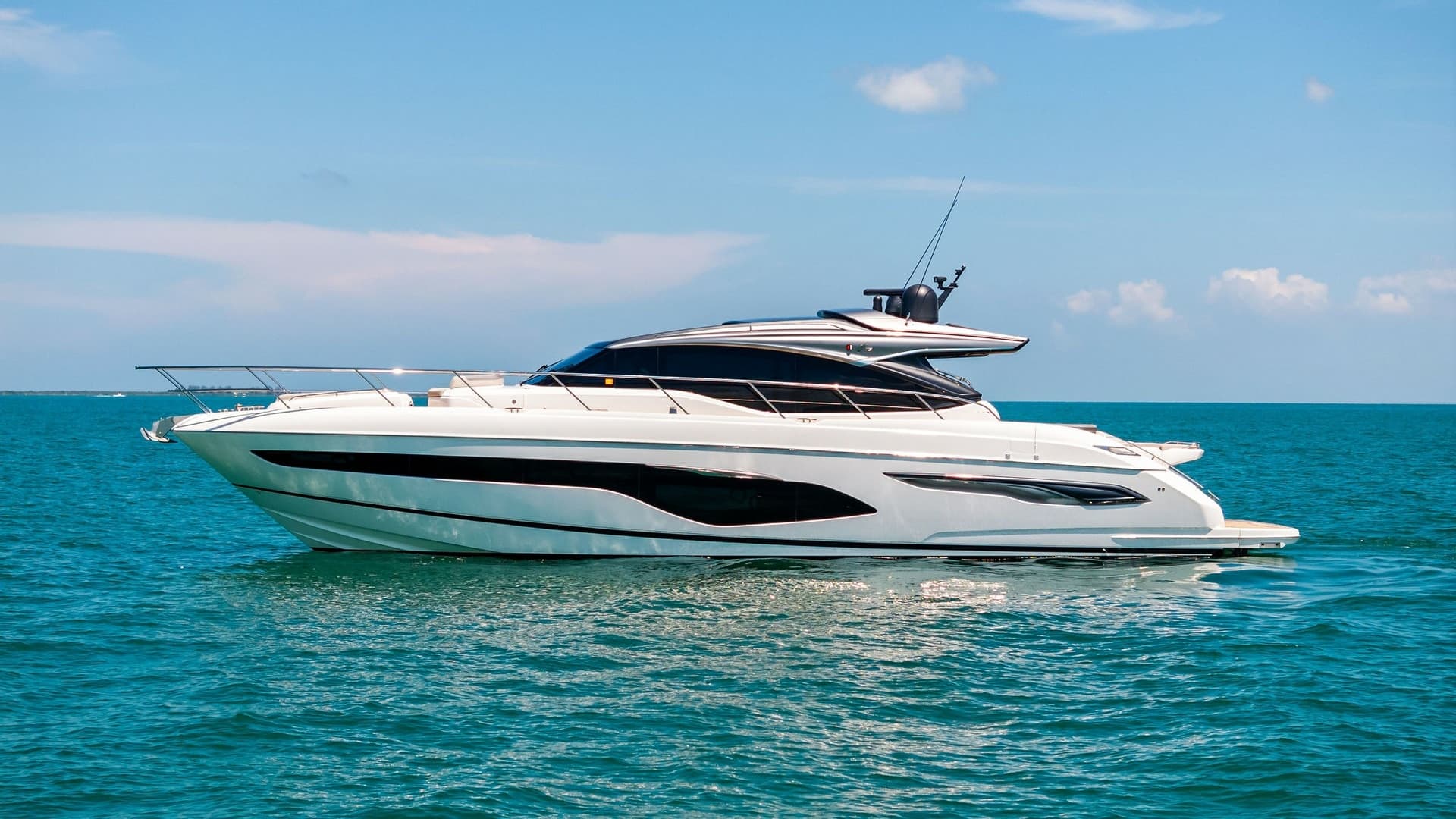 Loon — 2019 · 65' · 4 Cabins · Pre-Owned