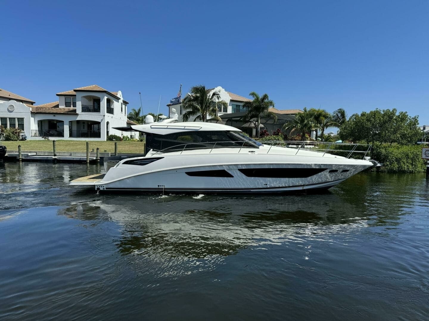 Lopez Cove II — 2016 · 47' · 2 Cabins · Pre-Owned