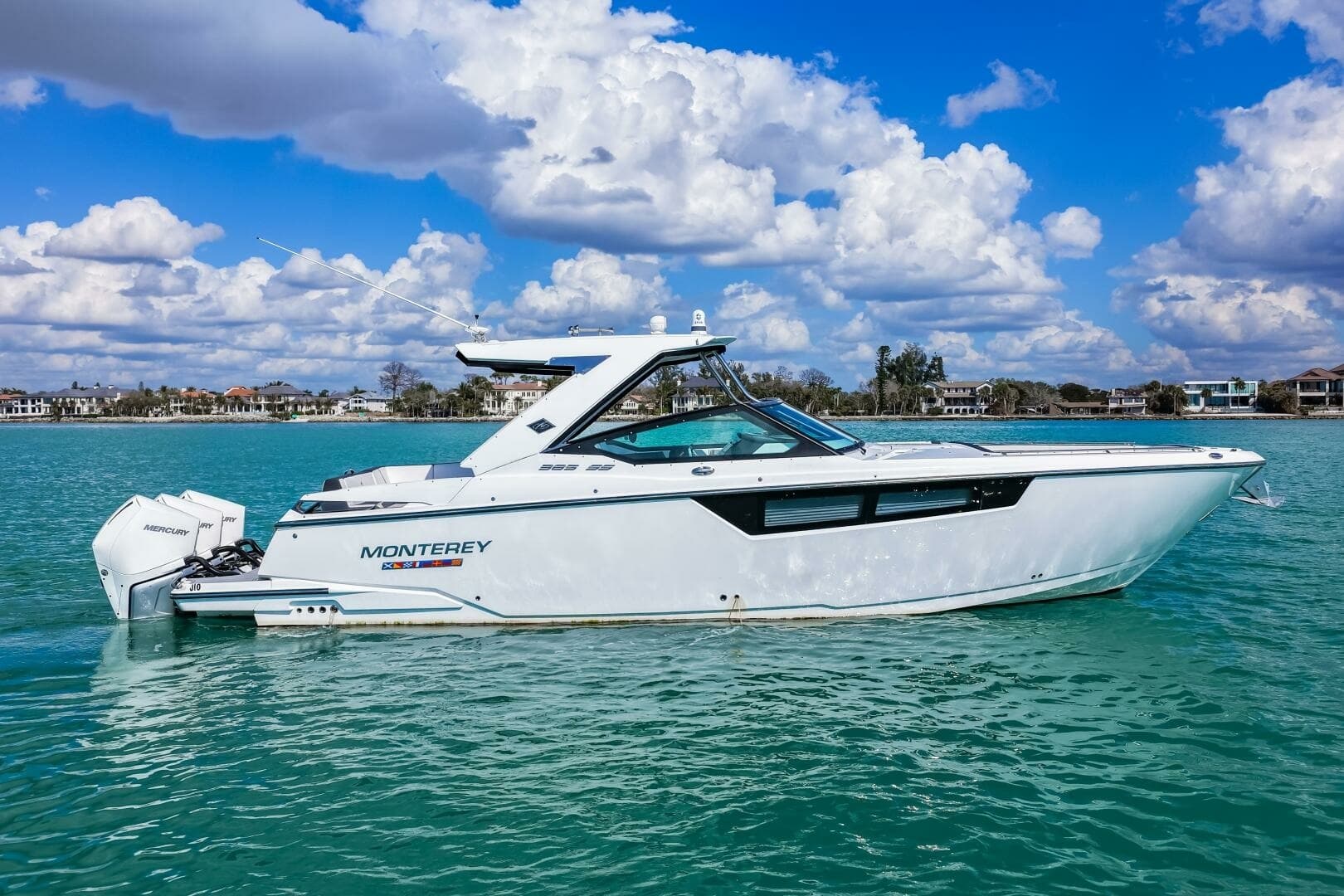 Happy Hour — 2023 · 35' · 1 Cabin · Pre-Owned