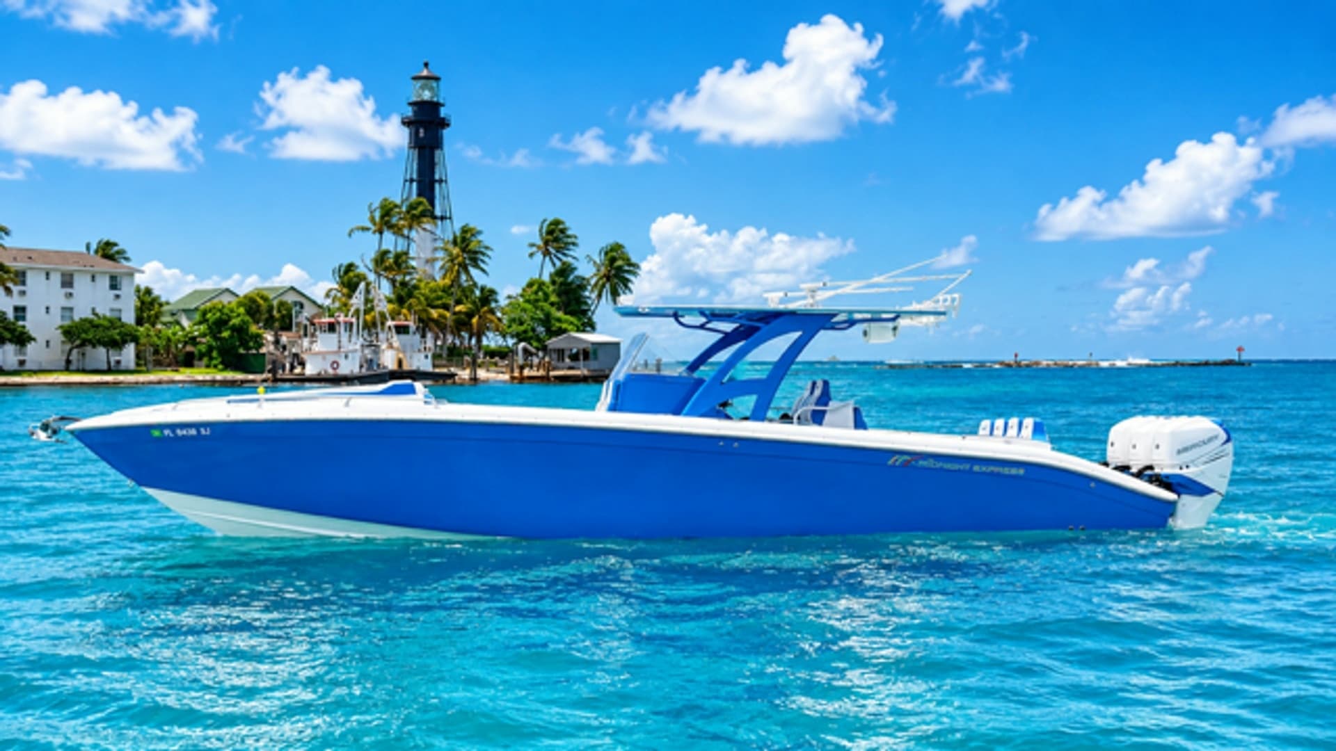 2016 Midnight Express 39S Cuddy — 2016 · 39' · Pre-Owned
