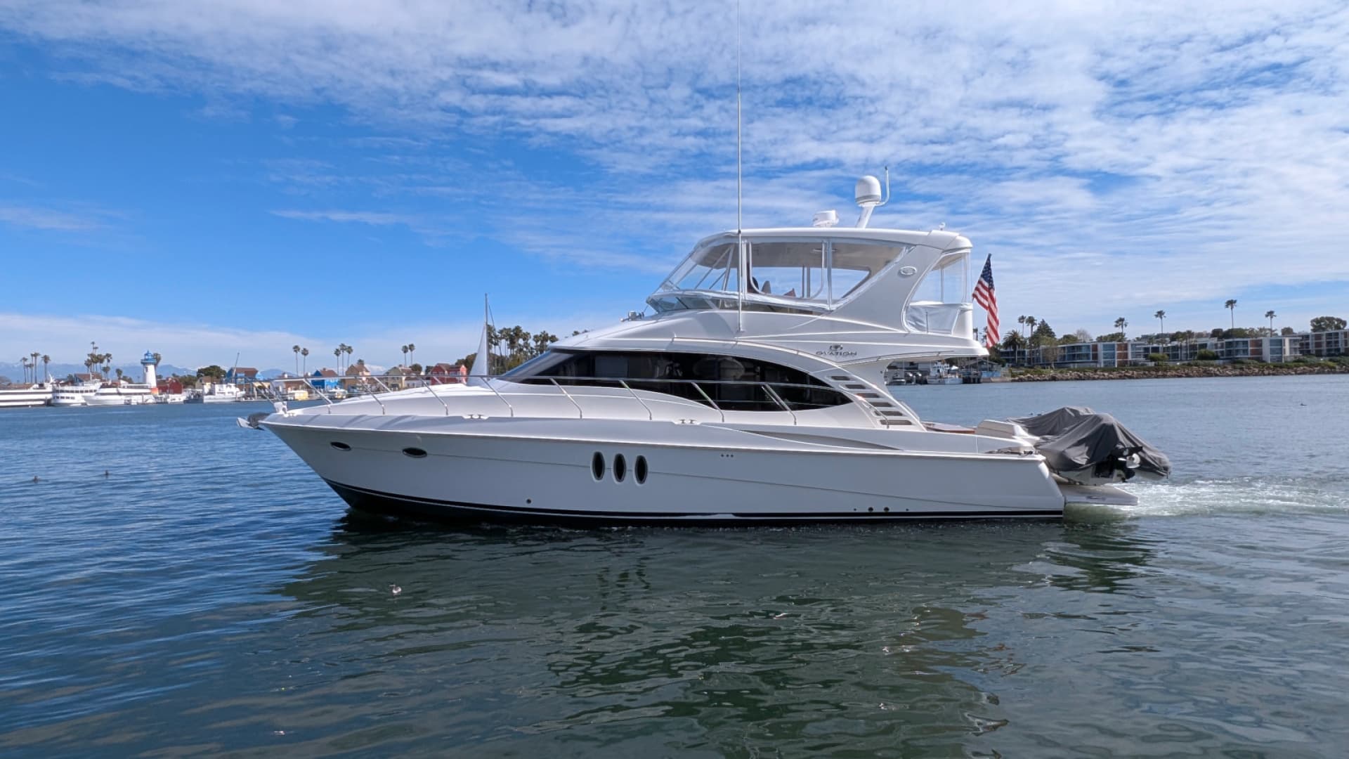 Lone Star — 2010 · 52' · 3 Cabins · Pre-Owned