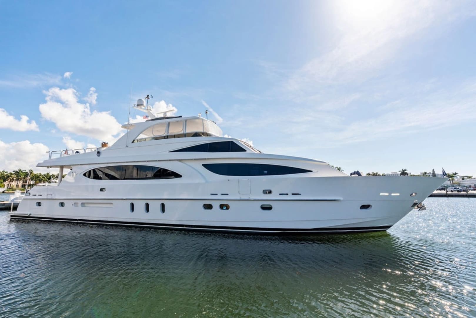 PERFECT HARMONY — 2009 · 100' · 4 Cabins · Pre-Owned