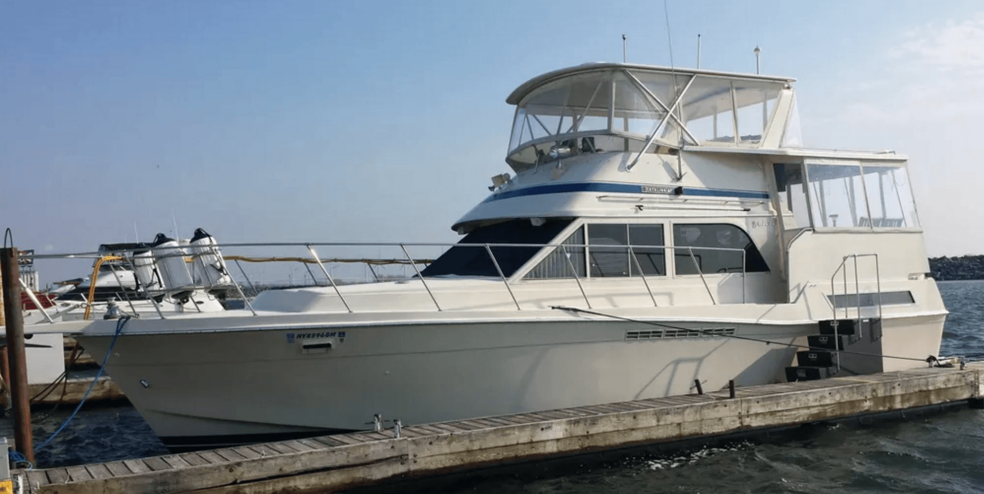 1987 Chris-Craft 427 Catalina — 1987 · 48' · Pre-Owned