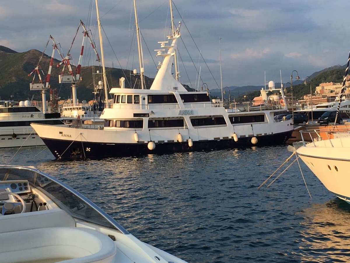 ANNA I — 2011 · 84.15' · 3 Cabins · Pre-Owned