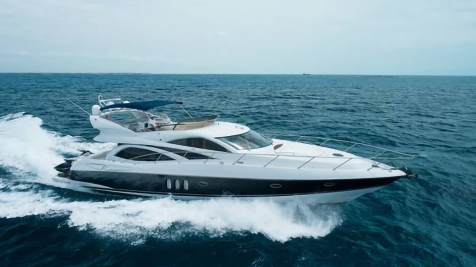 - — 2004 · 63.98' · 4 Cabins · Pre-Owned