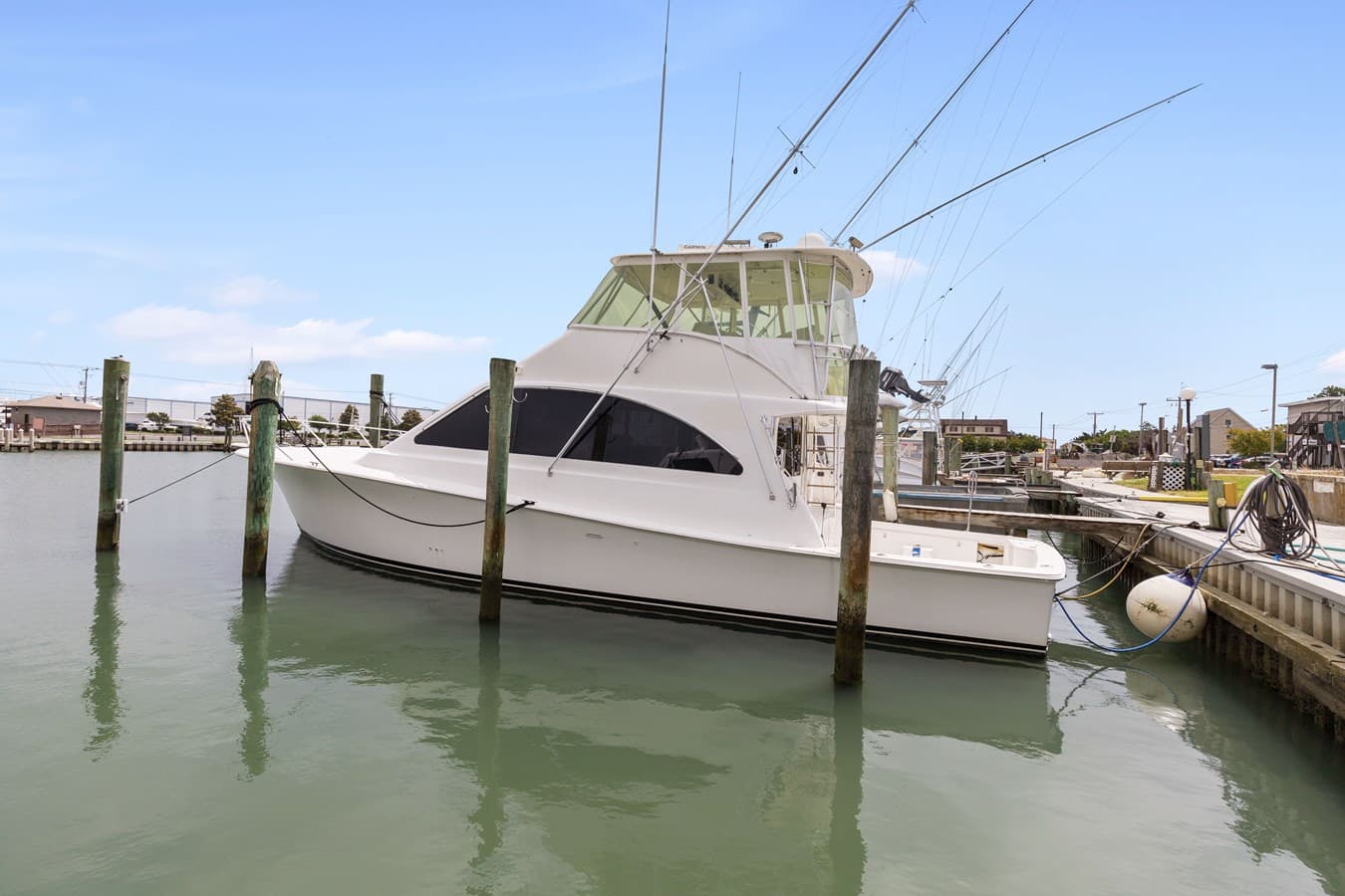 I CARTER — 2001 · 51.97' · 3 Cabins · Pre-Owned