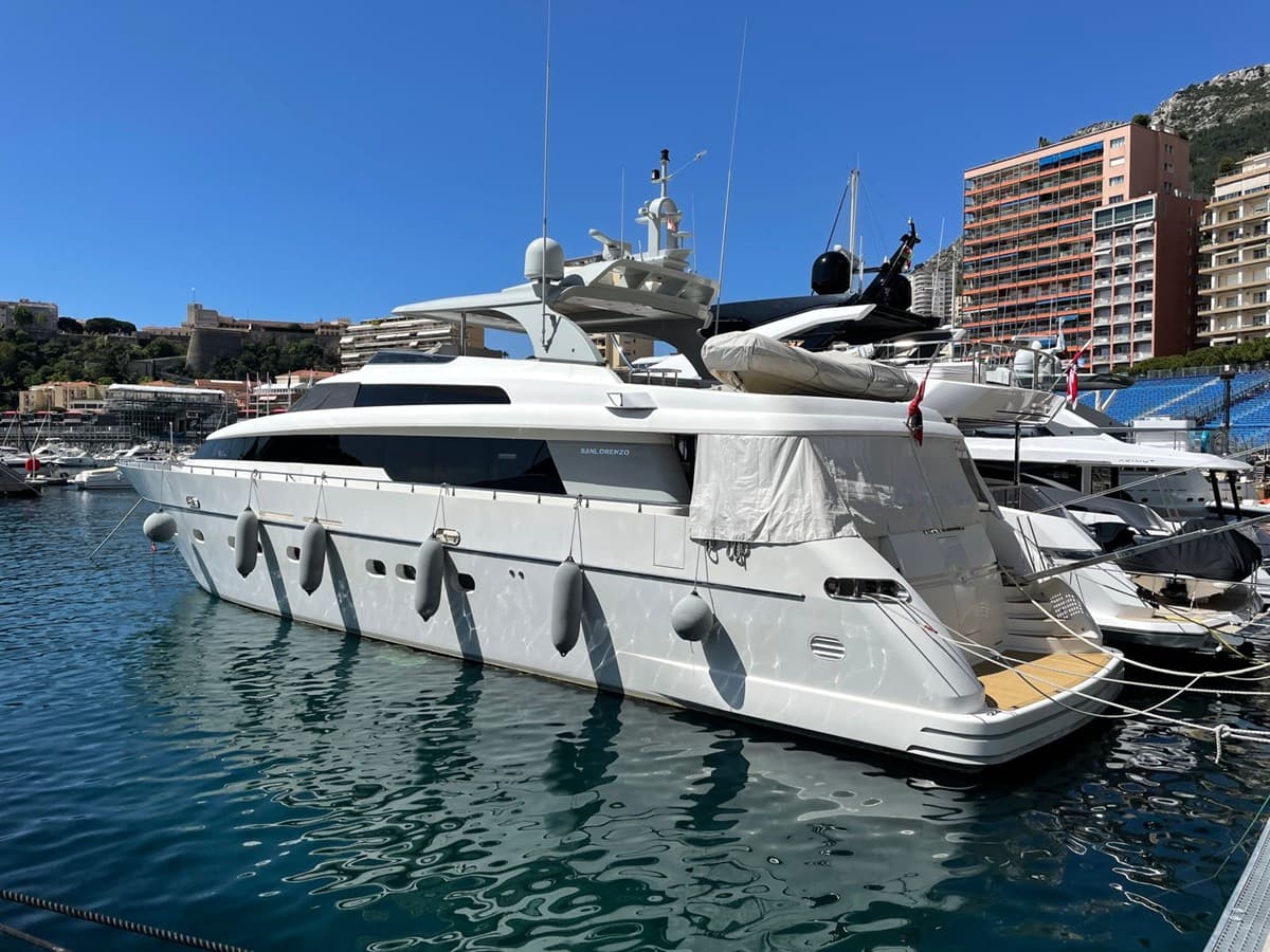 SANLORENZO 88 — 2010 · 88.58' · 4 Cabins · Pre-Owned