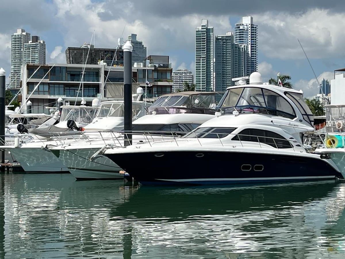 SASHIMI — 2008 · 52.23' · 3 Cabins · Pre-Owned