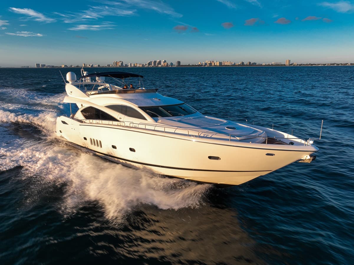 BELLA — 2005 · 82.48' · 4 Cabins · Pre-Owned