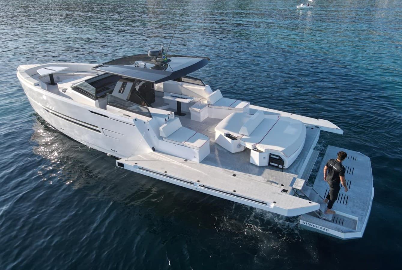 11 11 — 2022 · 54.13' · 2 Cabins · Pre-Owned